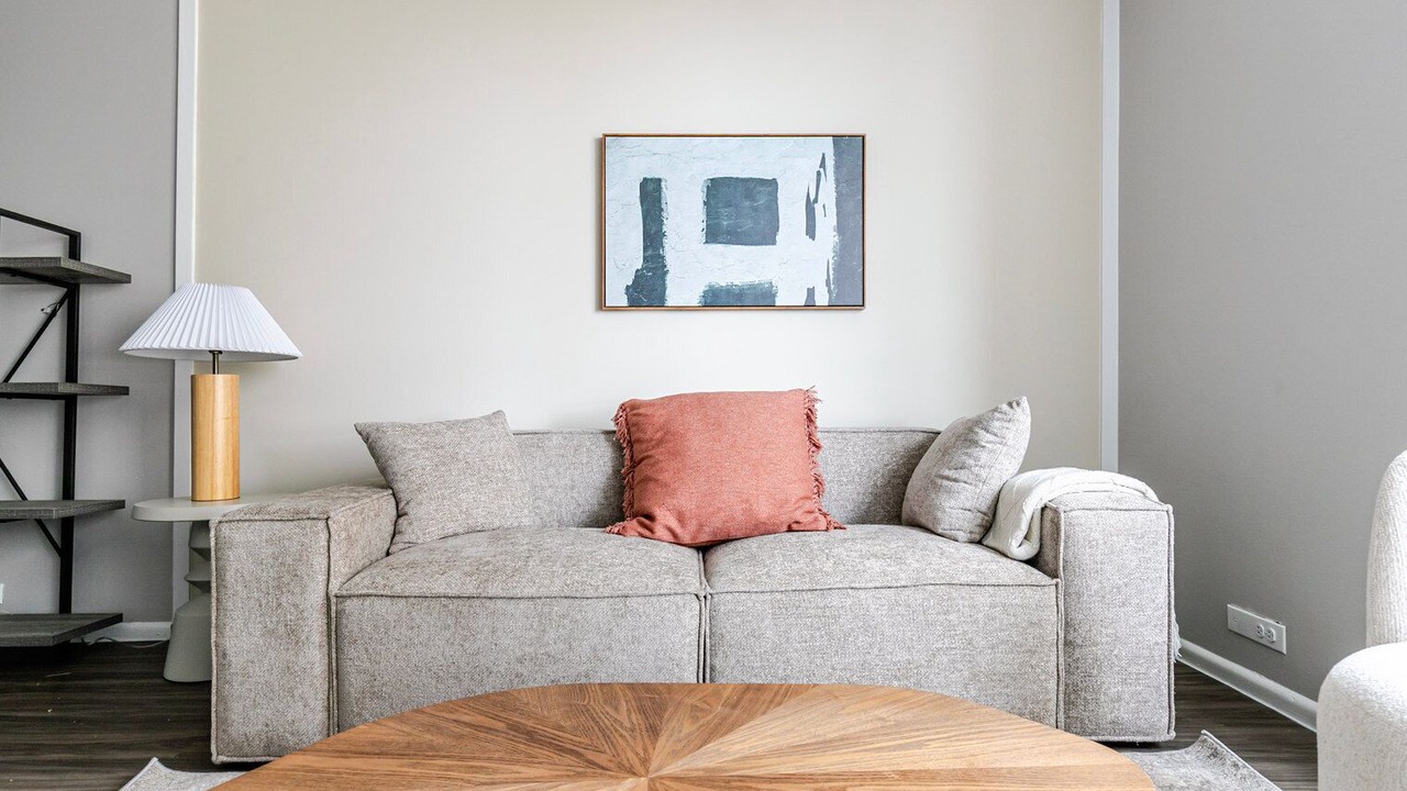 Photo of Livingroom in Lake View East