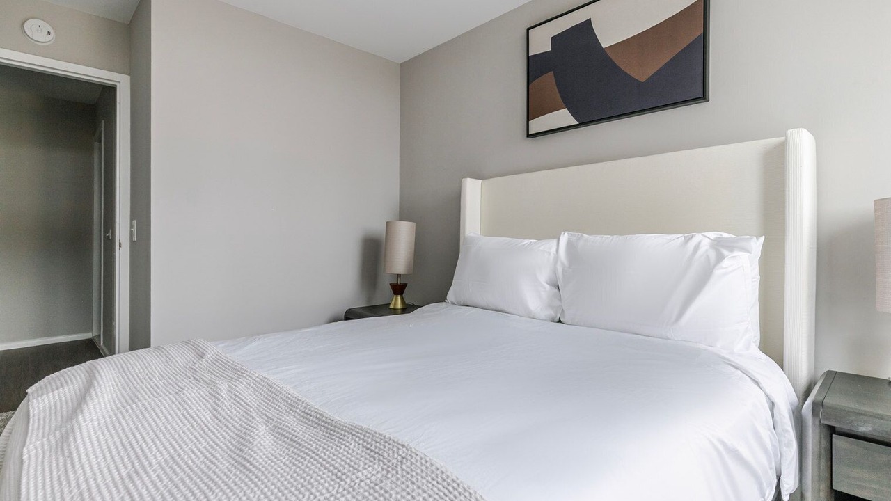 Photo of Bedroom in Lake View East