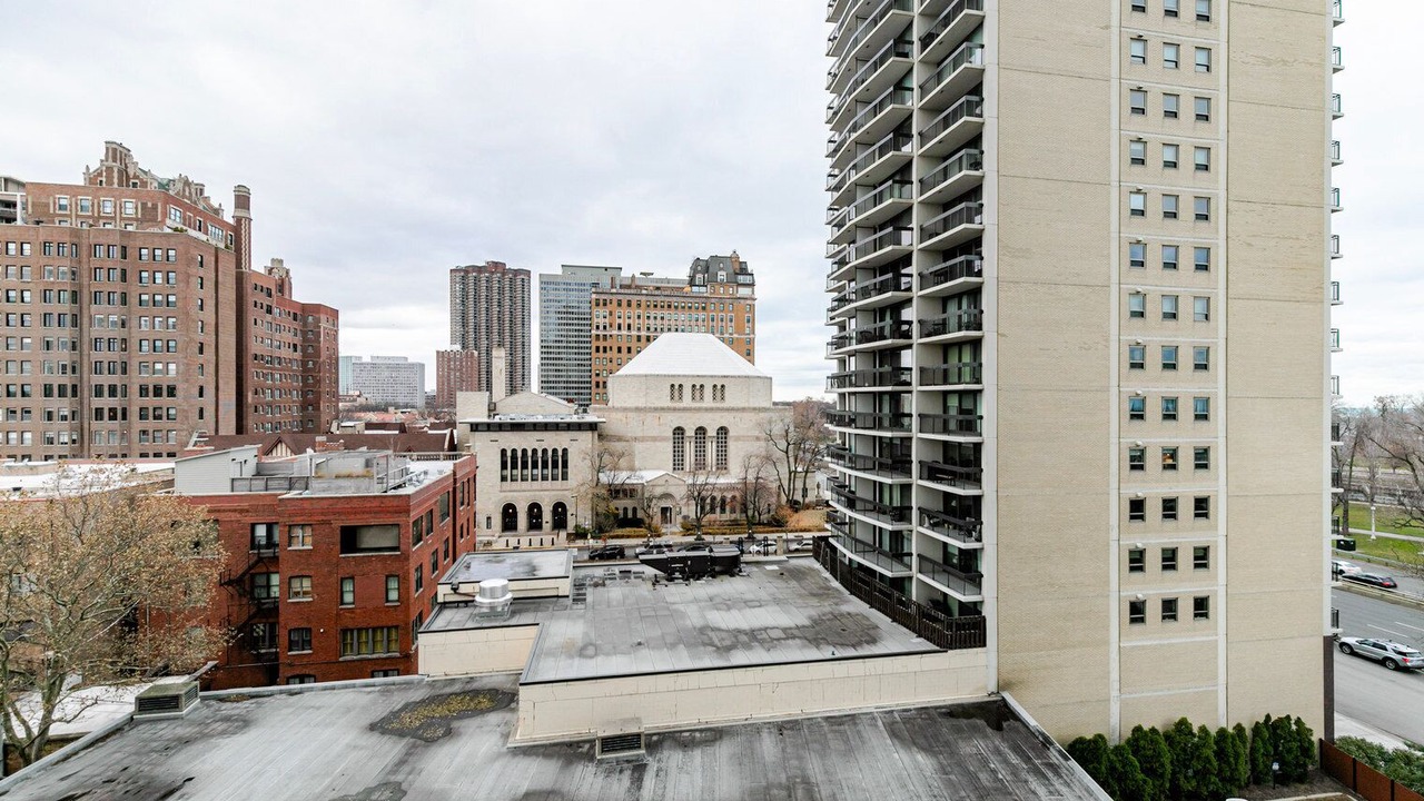 Photo of Outdoor in Lake View East