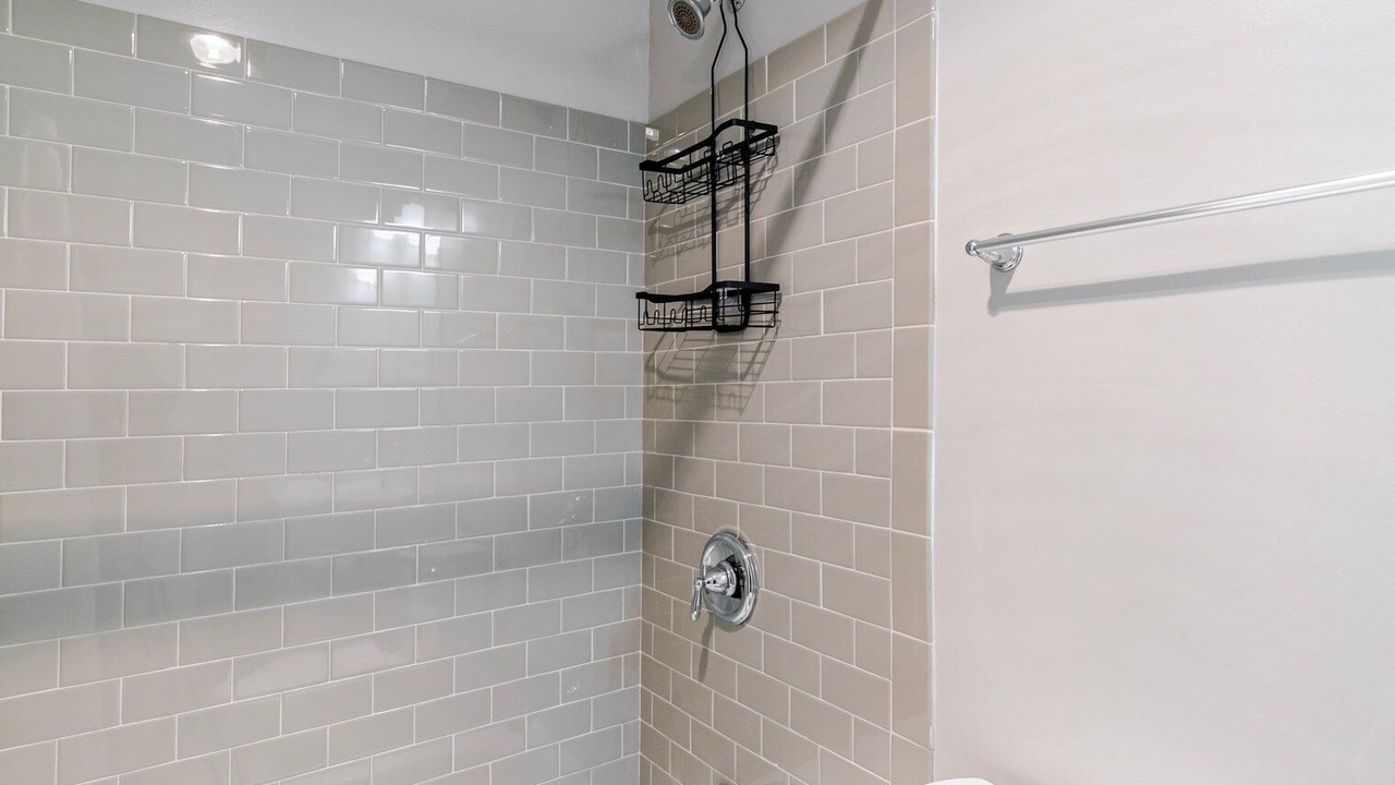 Photo of Bathroom in Lake View East