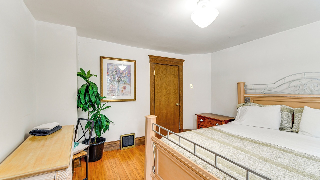 Photo of Bedroom in Niagara Falls