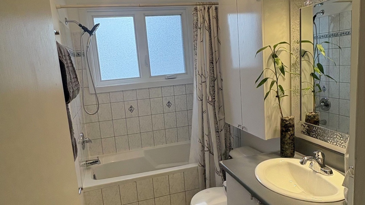 Photo of Bathroom in Longueuil