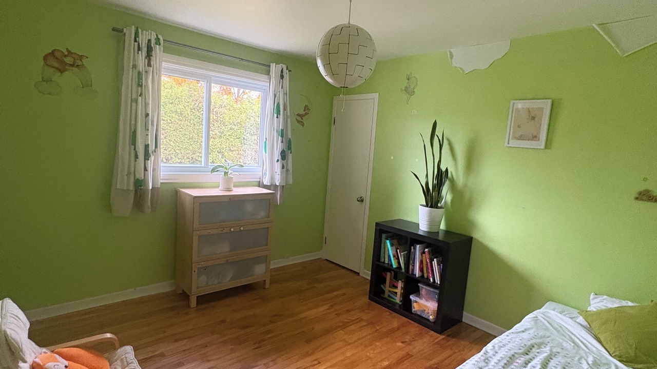 Photo of Bedroom in Longueuil