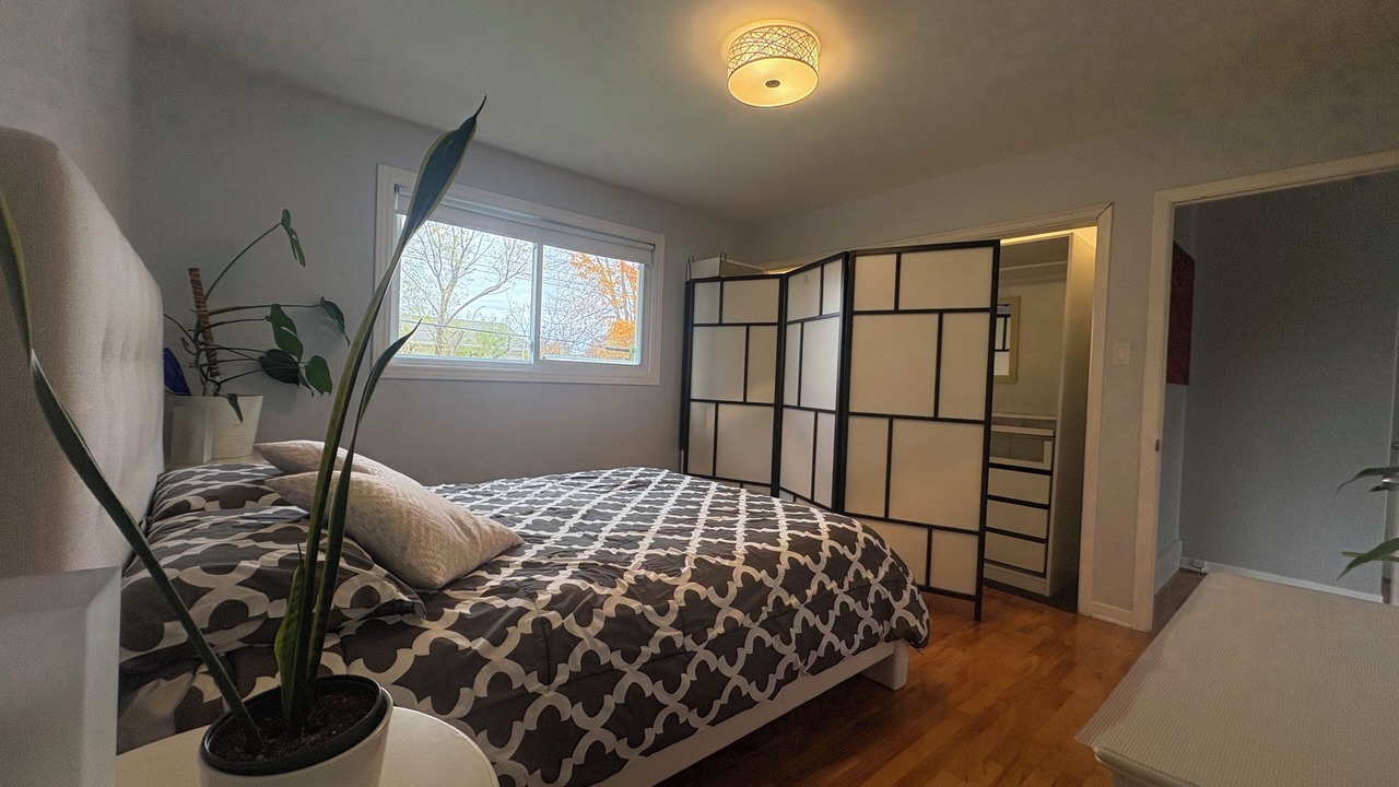 Photo of Bedroom in Longueuil
