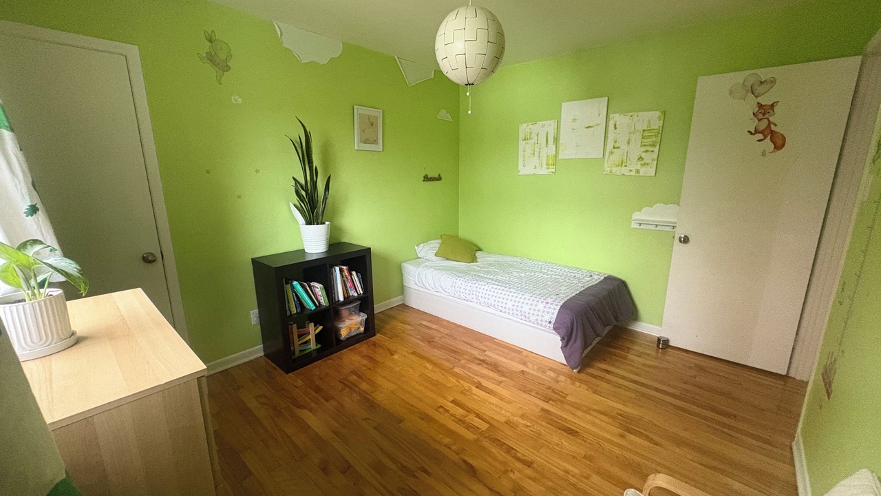 Photo of Bedroom in Longueuil