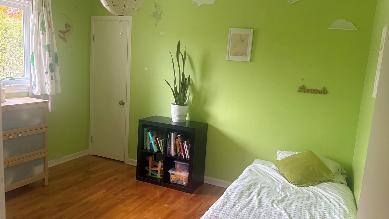 Photo of Bedroom in Longueuil