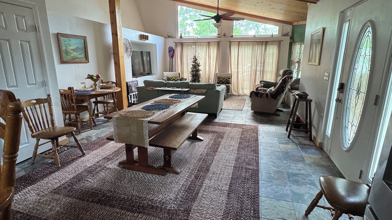 Photo of Livingroom in Leesville