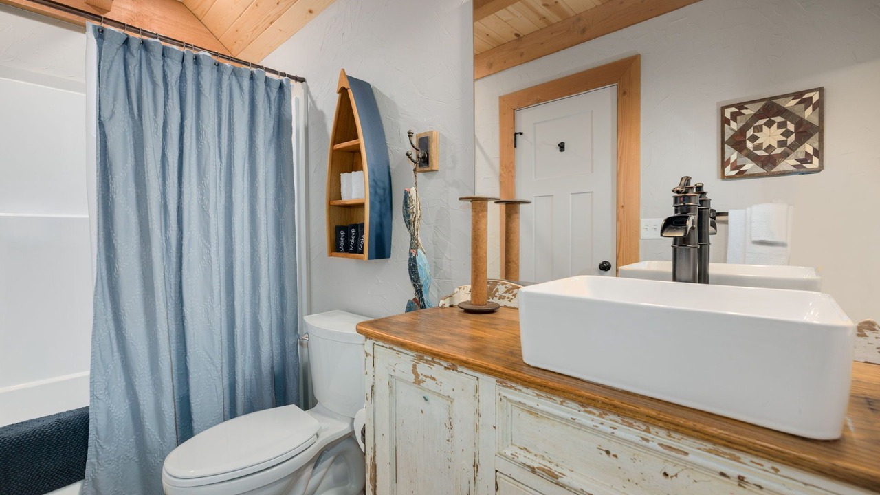 Photo of Bathroom in Combs