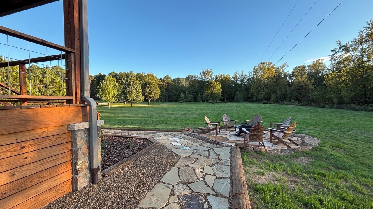 Photo of Outdoor in Combs