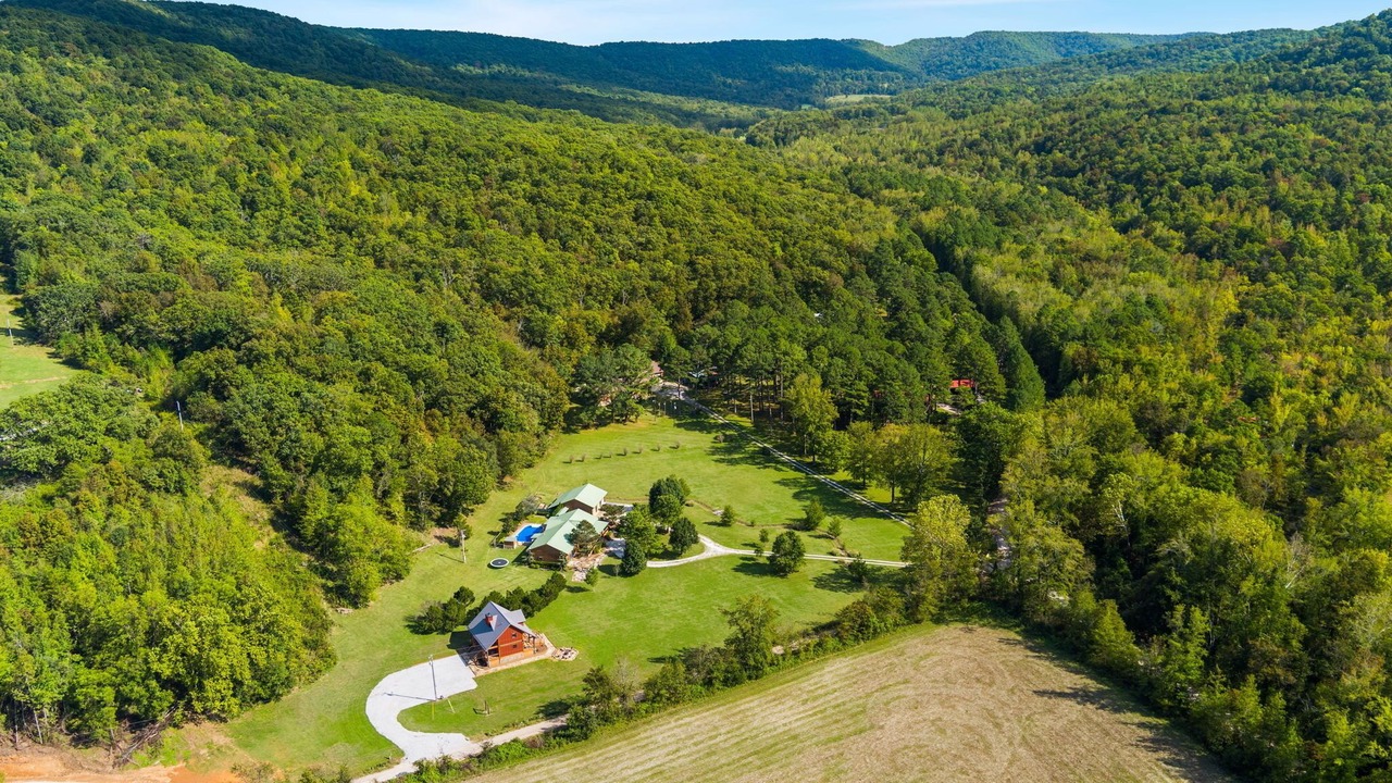 Photo of Outdoor in Combs