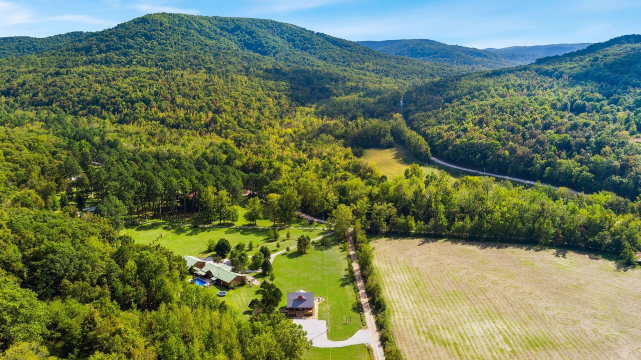 Photo of Outdoor in Combs