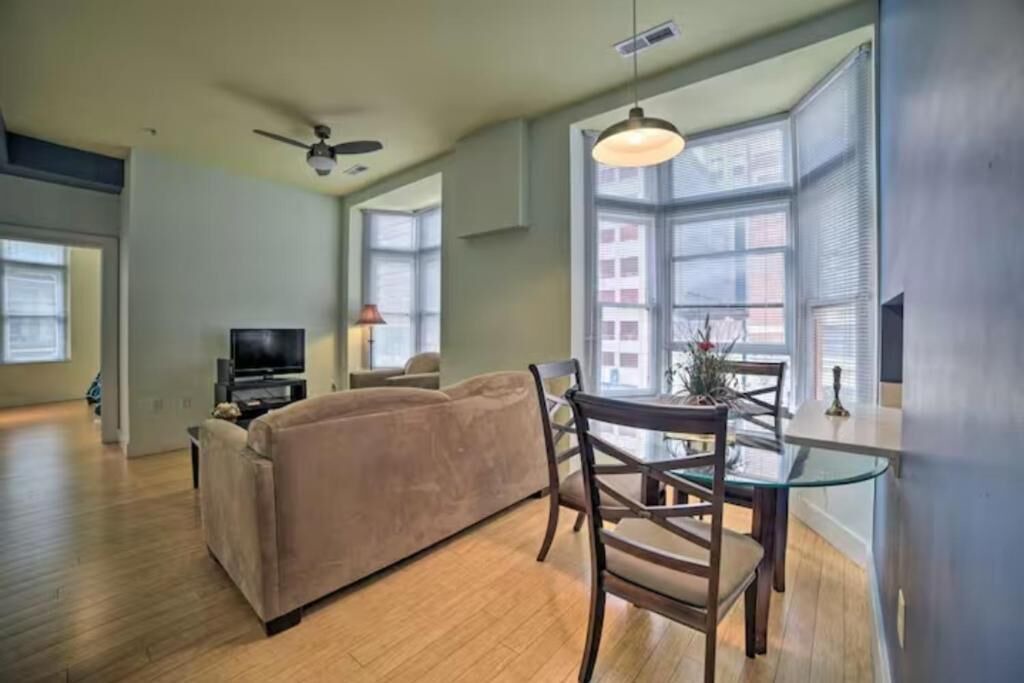 Photo of Livingroom in Downtown Baltimore