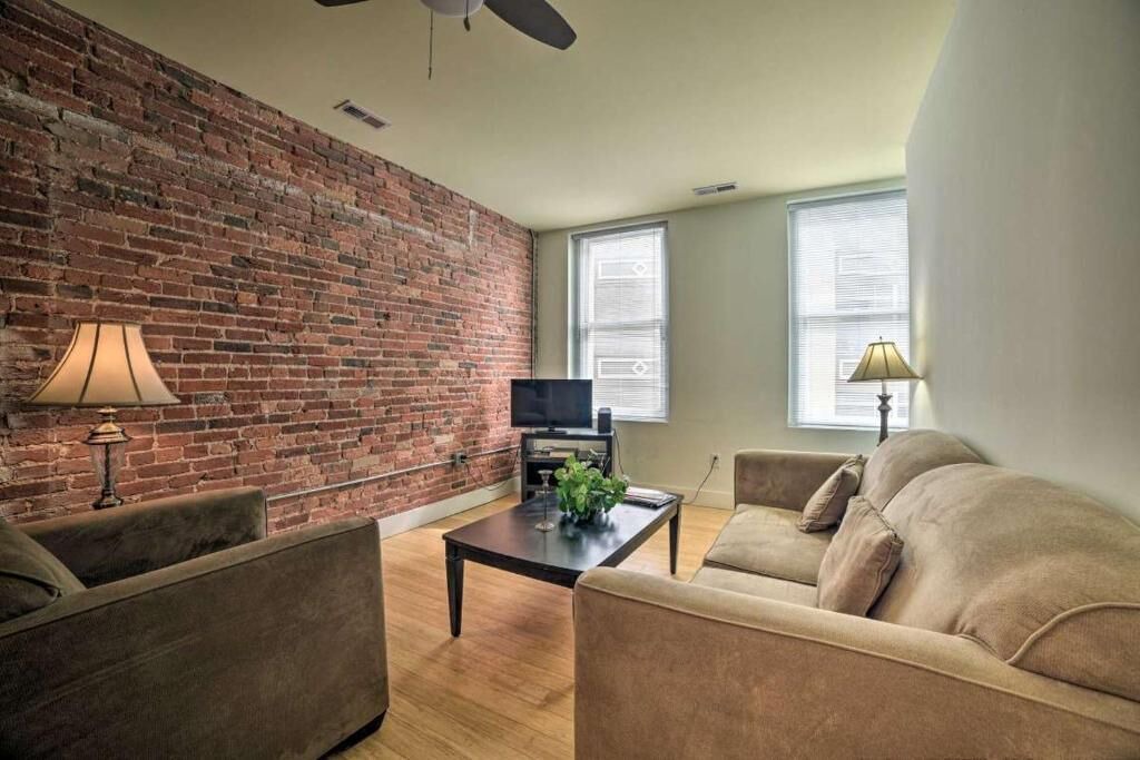 Photo of Livingroom in Downtown Baltimore