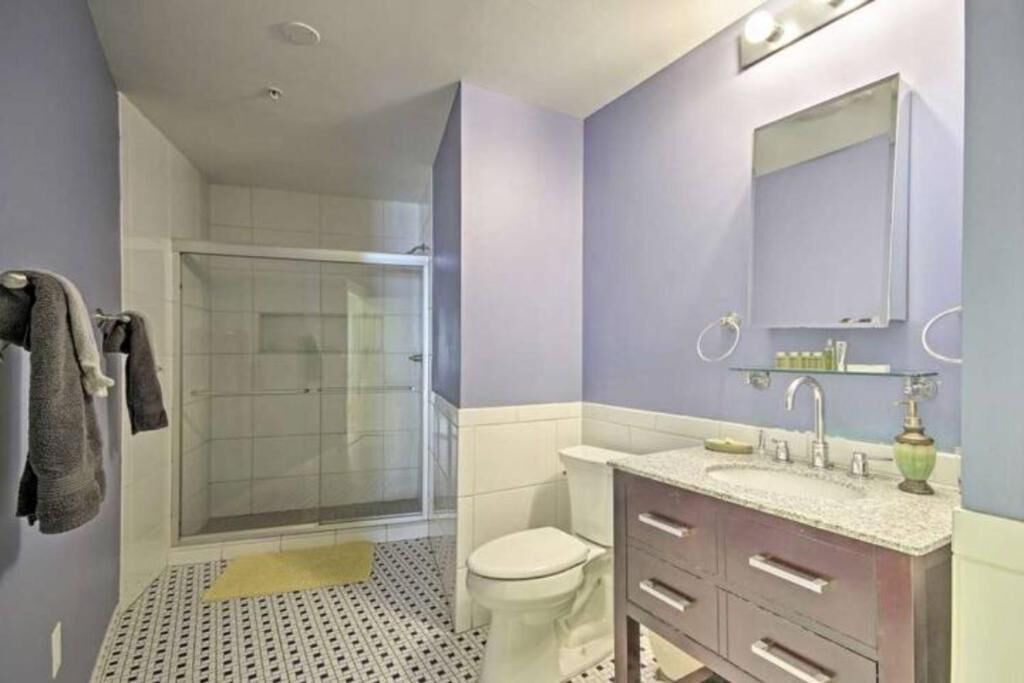 Photo of Bathroom in Downtown Baltimore