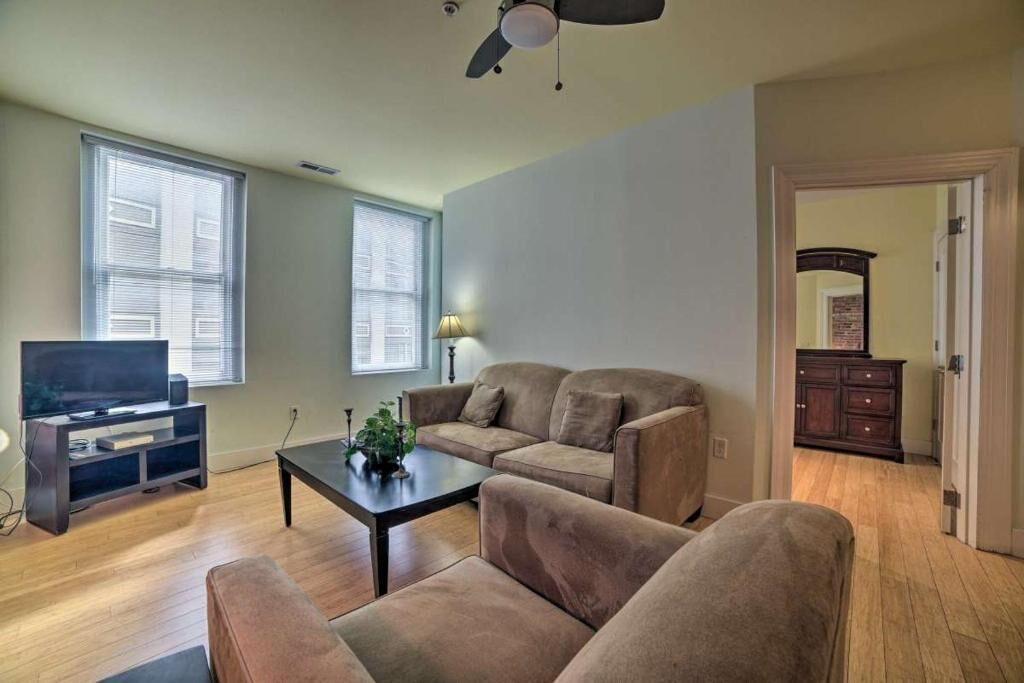 Photo of Livingroom in Downtown Baltimore