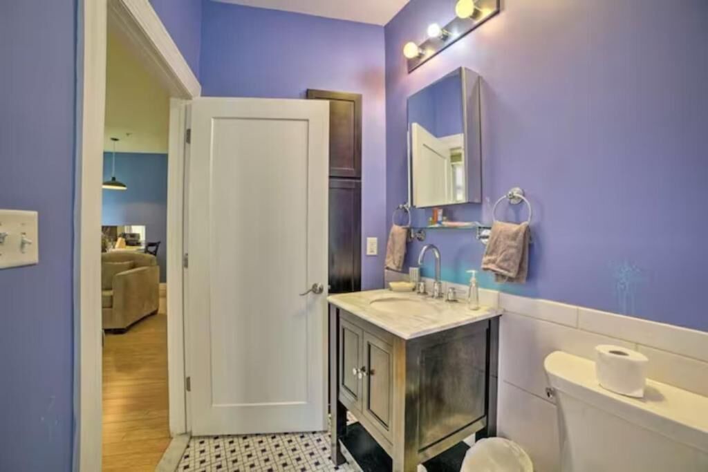 Photo of Bathroom in Downtown Baltimore