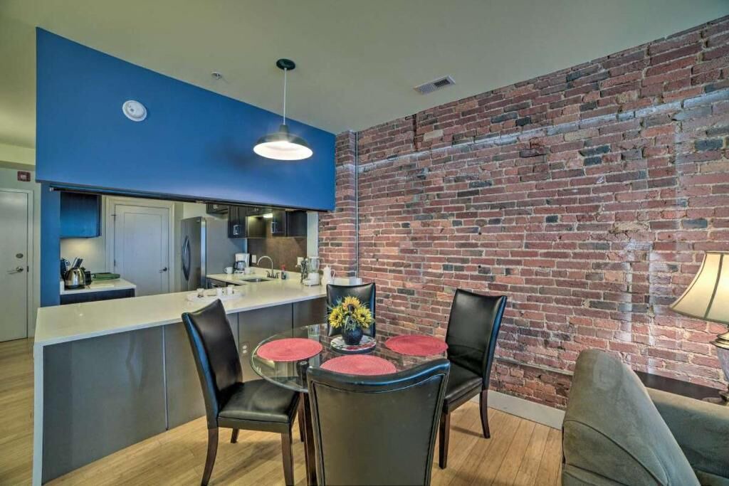 Photo of Others in Downtown Baltimore