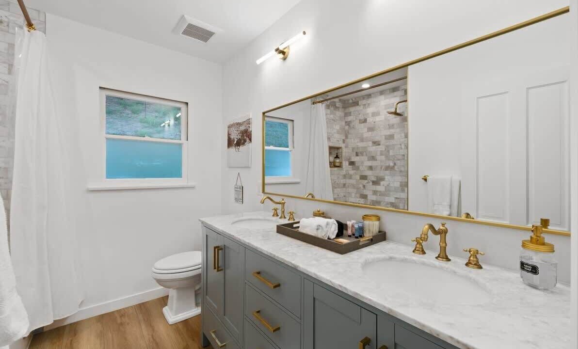 Photo of Bathroom in Eastern Malibu