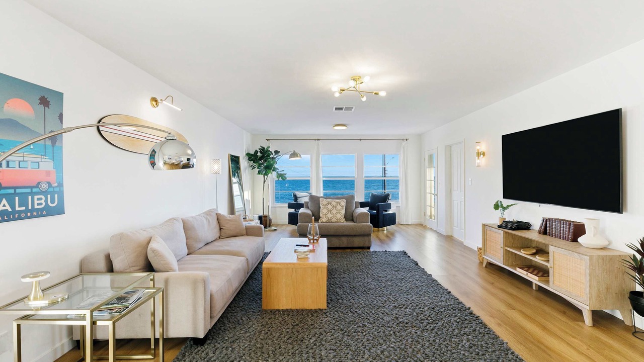Photo of Livingroom in Eastern Malibu