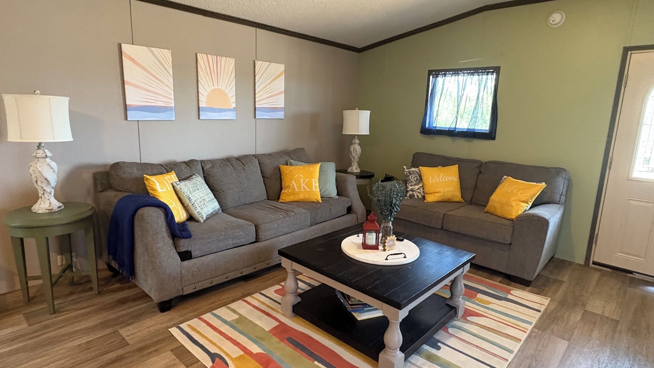 Photo of Livingroom in Graford