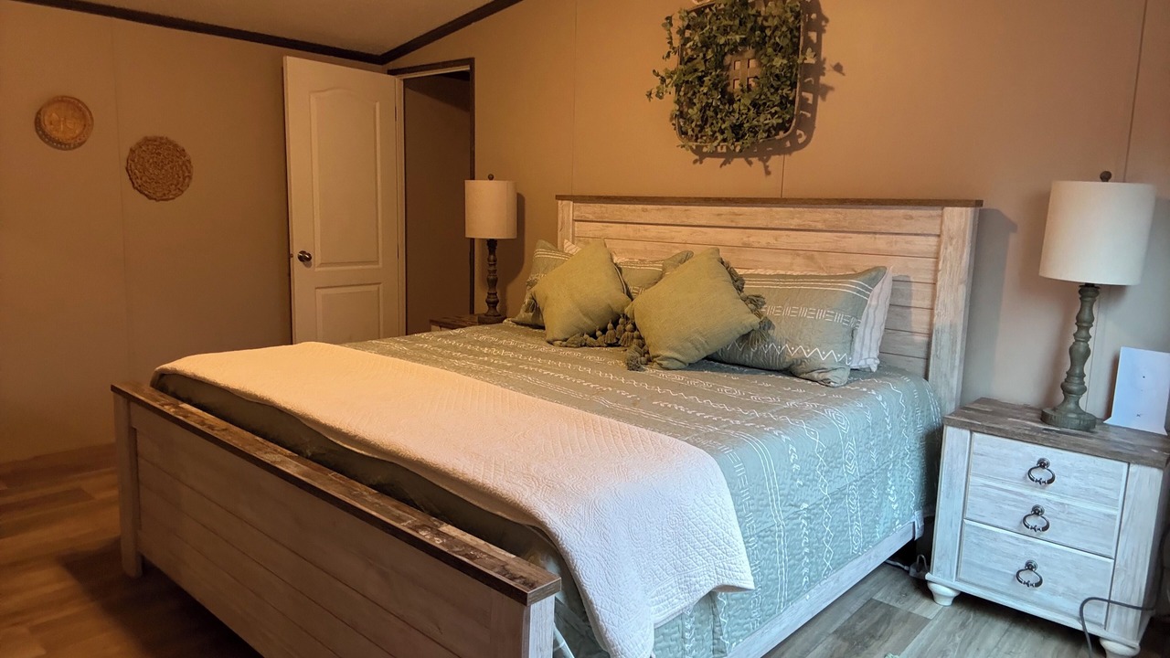 Photo of Bedroom in Graford