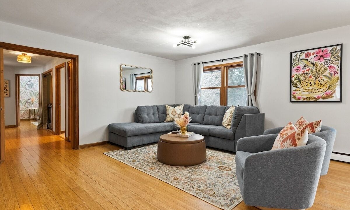 Photo of Livingroom in Newfield