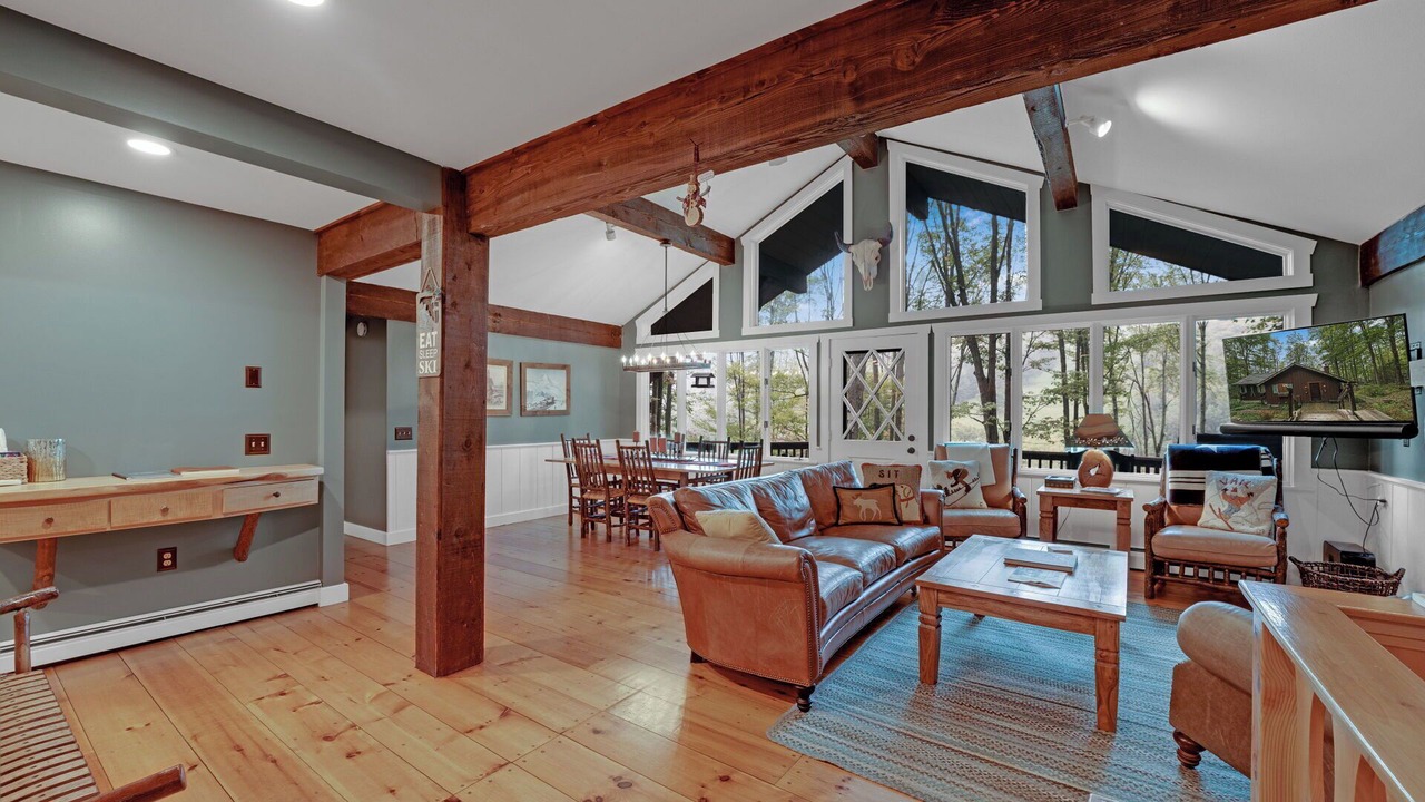 Photo of Livingroom in Ellicottville