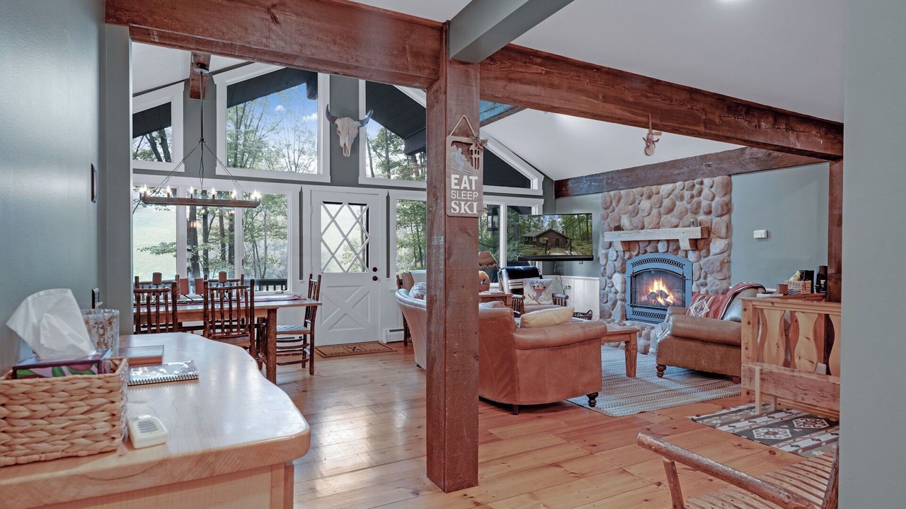 Photo of Livingroom in Ellicottville