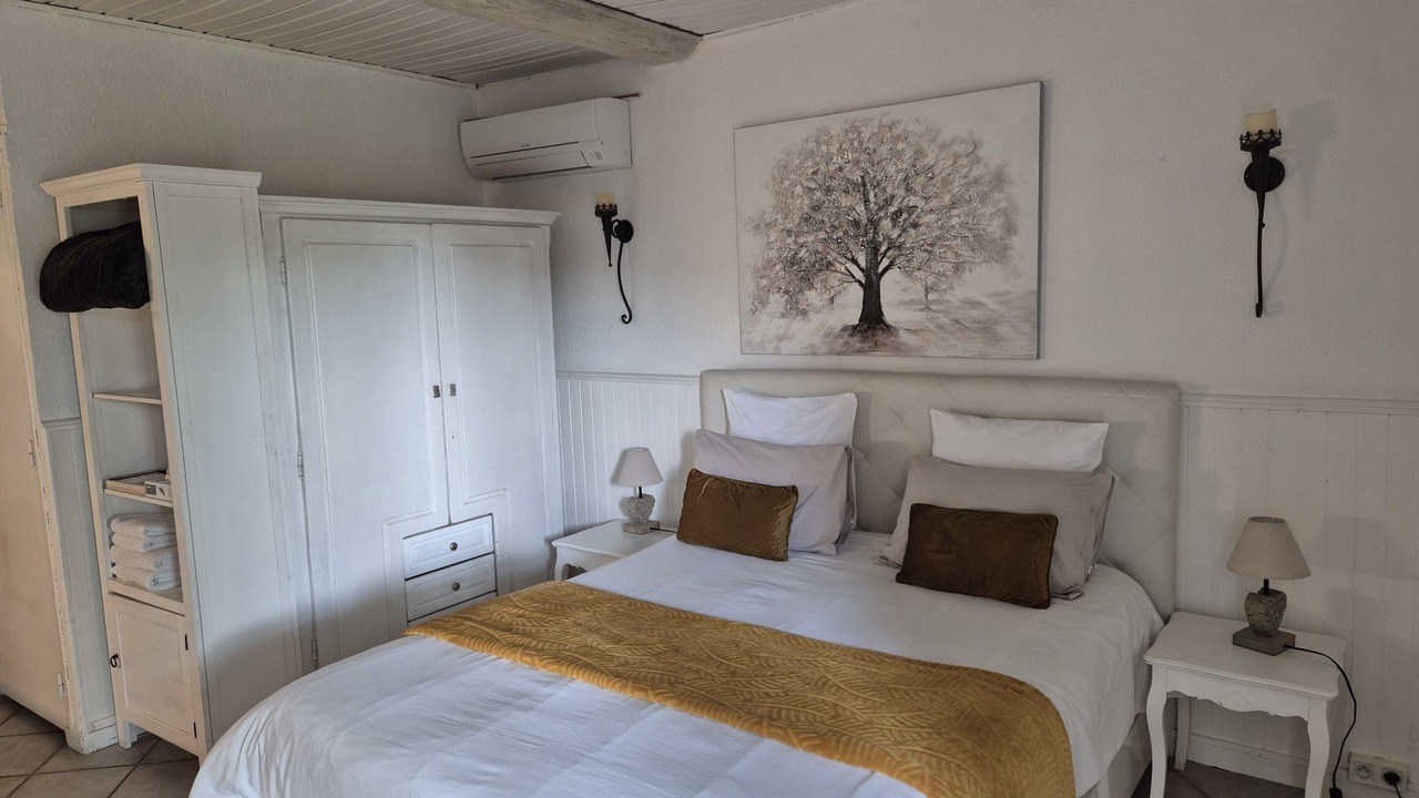 Photo of Bedroom in Crest