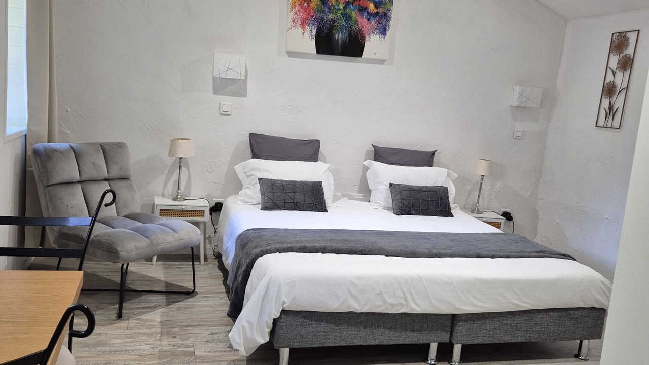 Photo of Bedroom in Crest