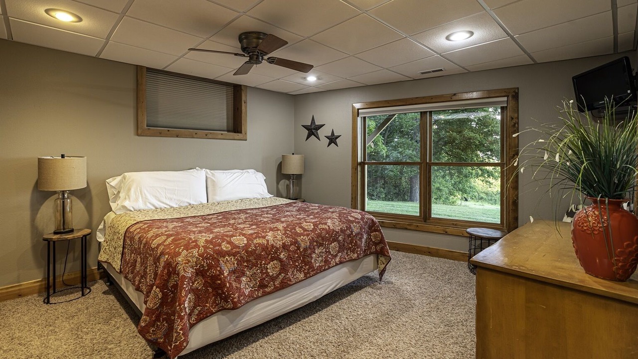 Photo of Bedroom in Buncombe