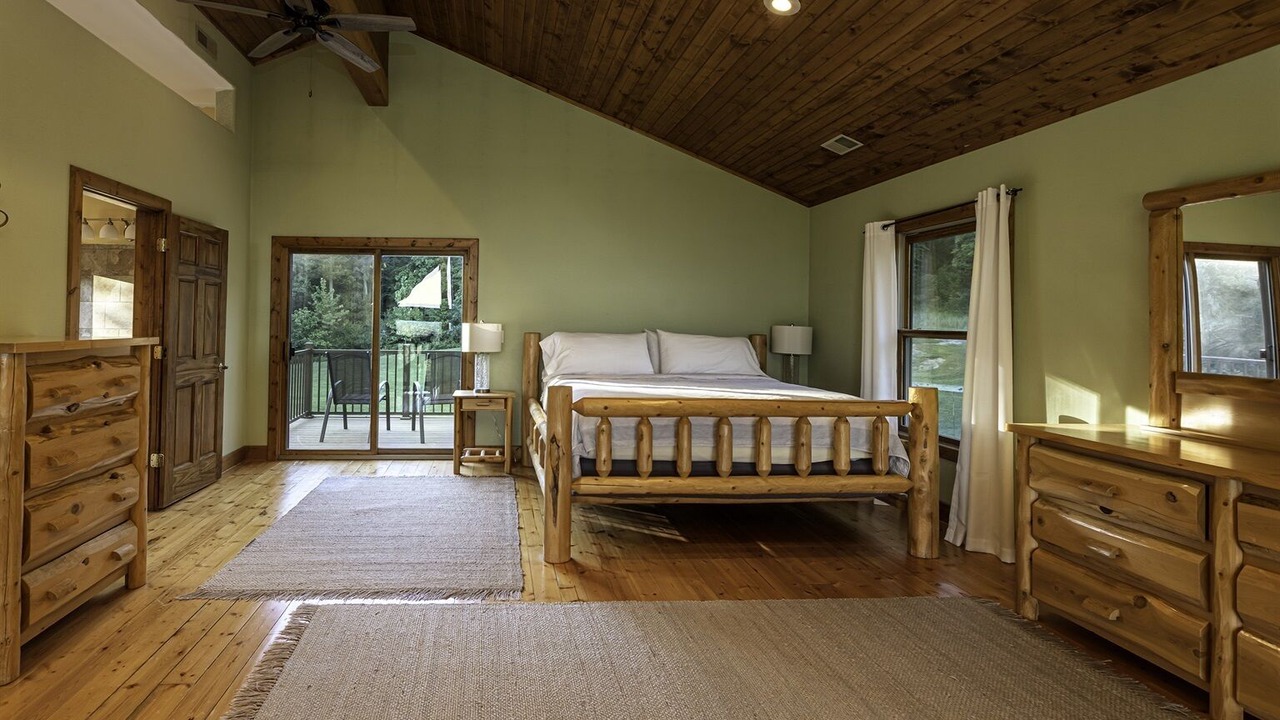 Photo of Bedroom in Buncombe