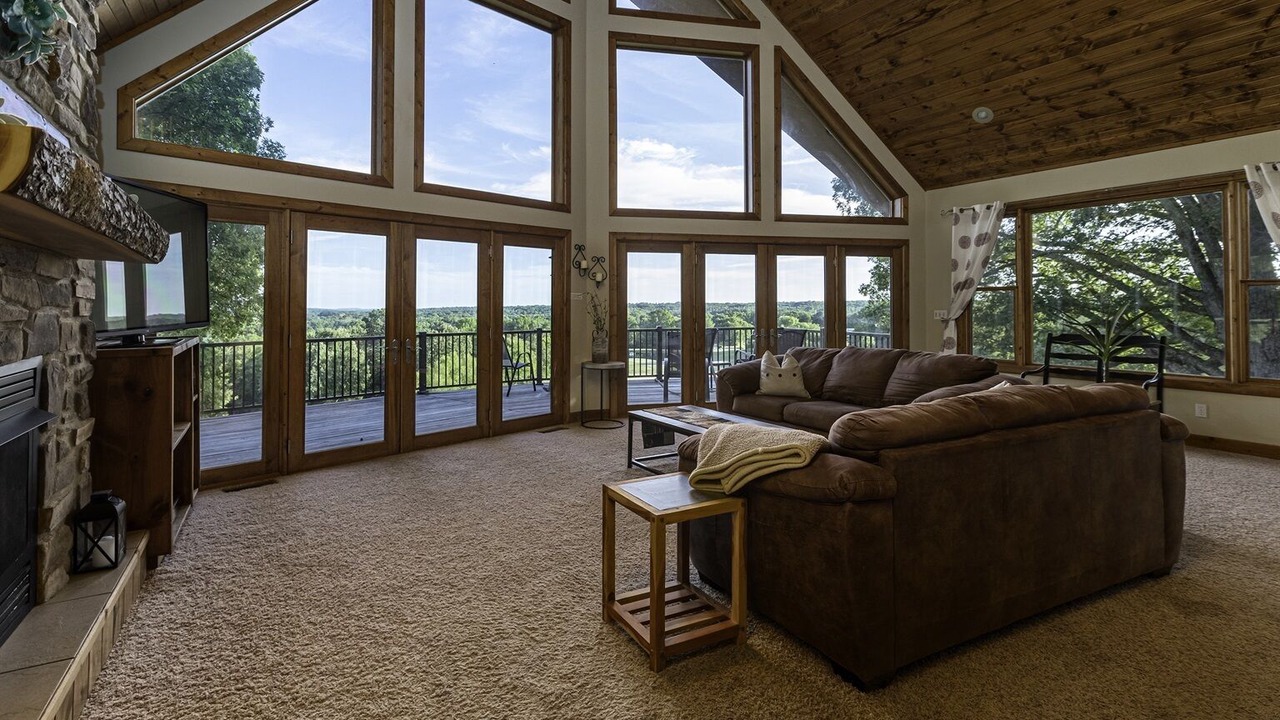 Photo of Livingroom in Buncombe