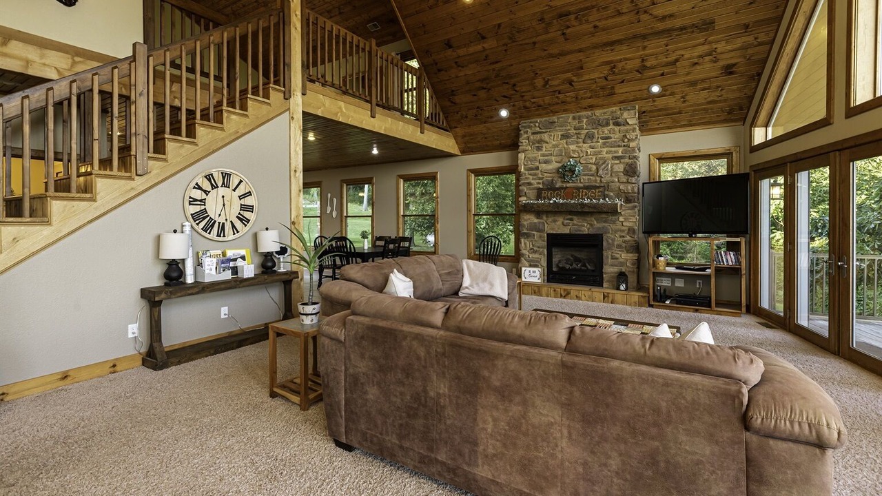 Photo of Livingroom in Buncombe