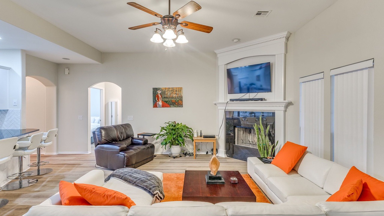 Photo of Livingroom in Jenks