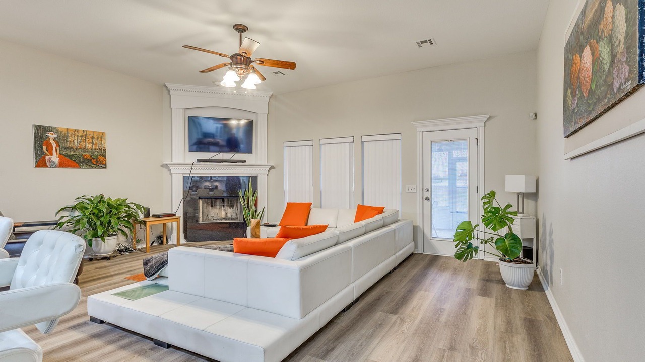 Photo of Livingroom in Jenks