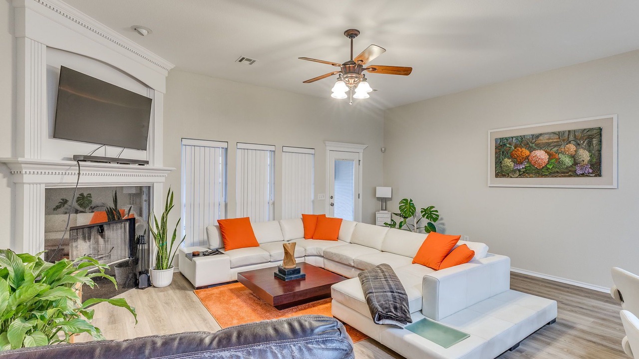 Photo of Livingroom in Jenks