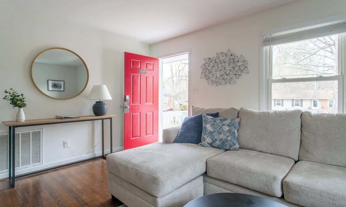 Photo of Livingroom in Southeast Raleigh