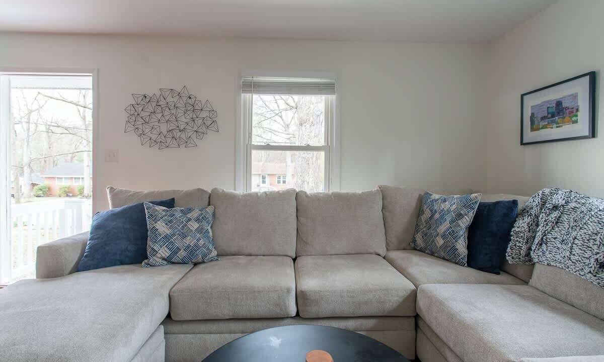 Photo of Livingroom in Southeast Raleigh