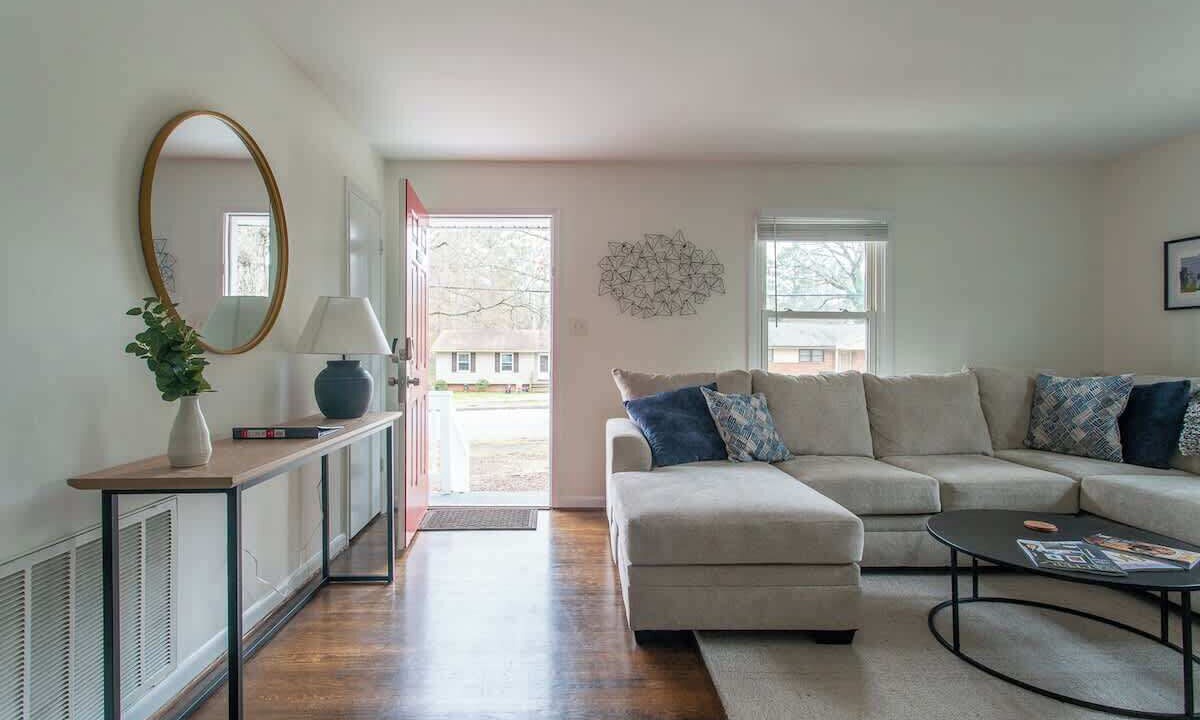 Photo of Livingroom in Southeast Raleigh