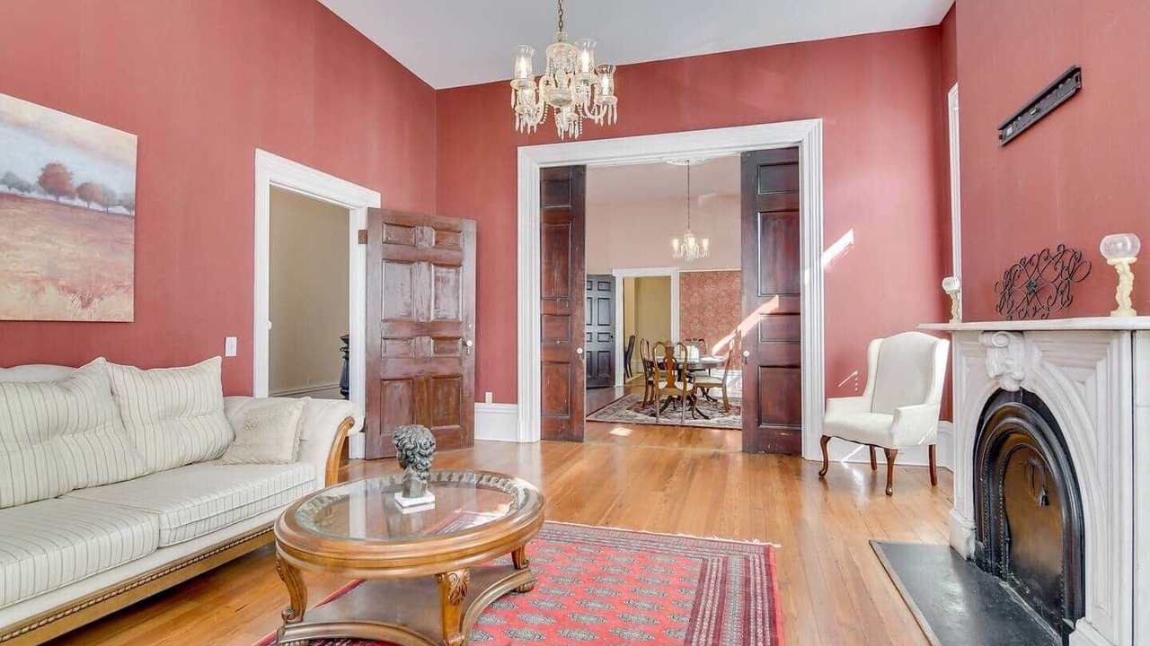 Photo of Livingroom in Downtown
