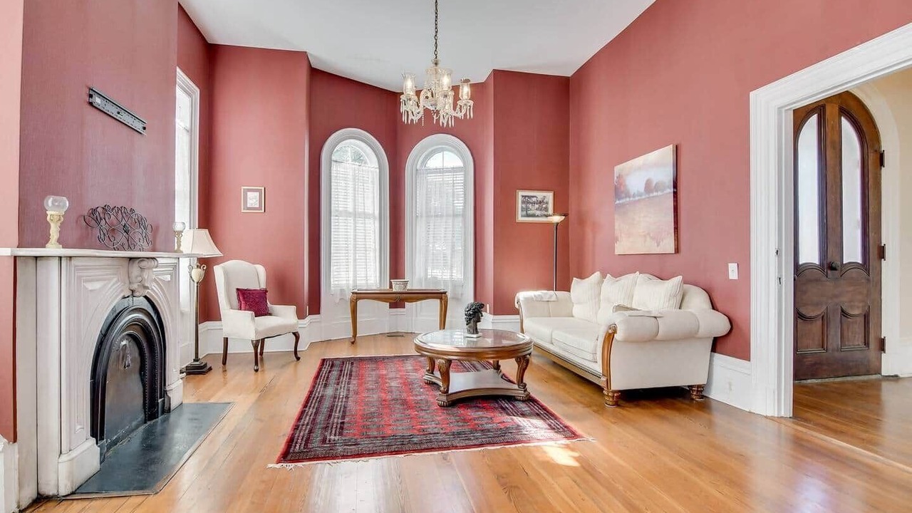 Photo of Livingroom in Downtown