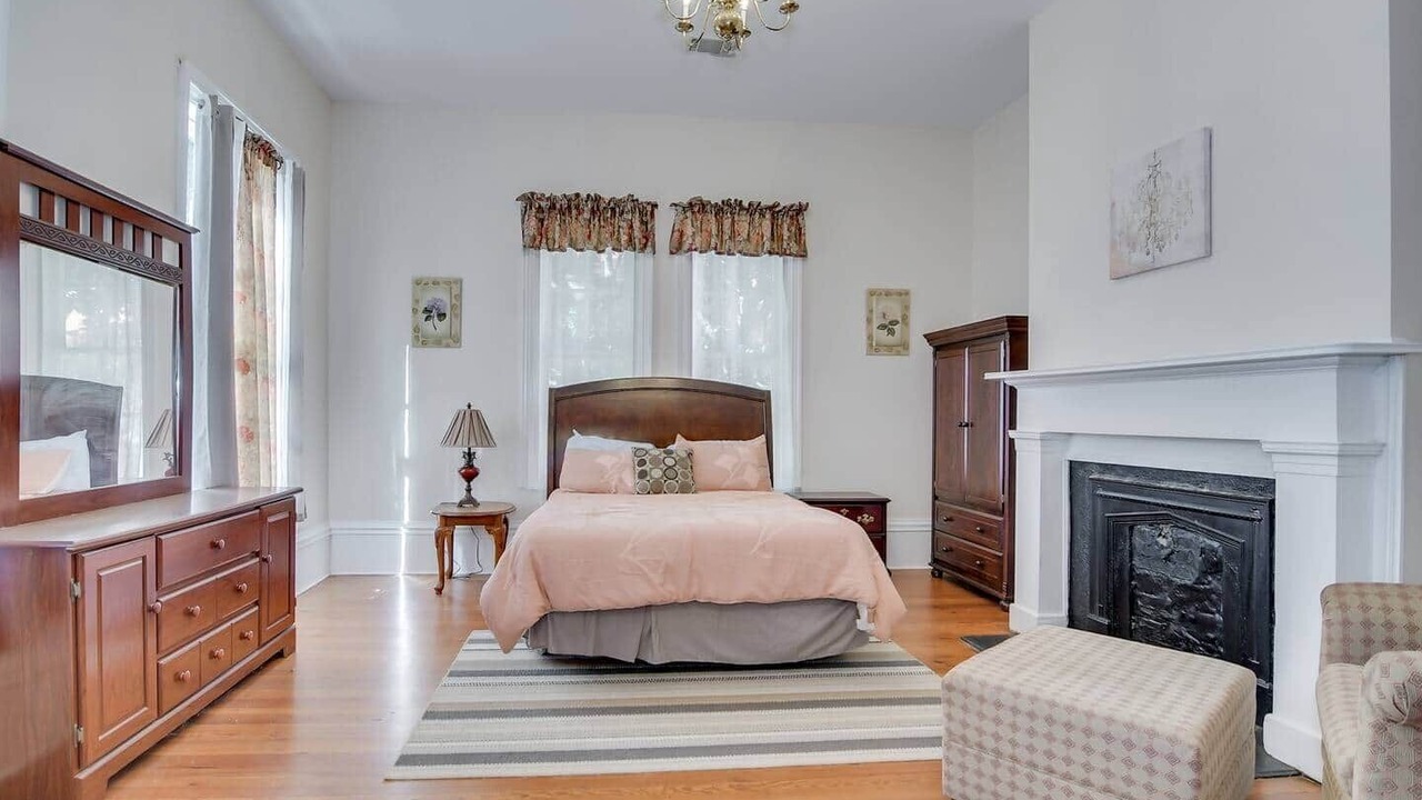 Photo of Bedroom in Downtown