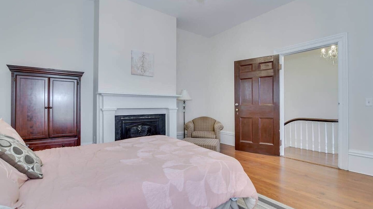 Photo of Bedroom in Downtown