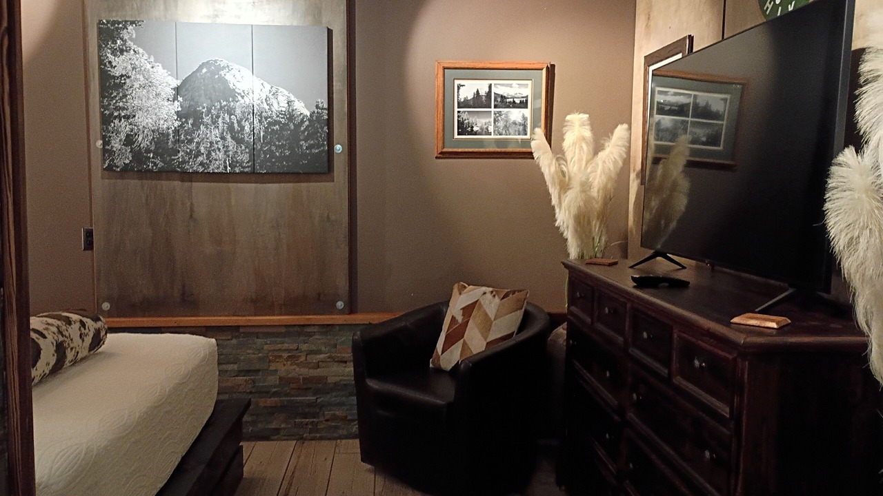 Photo of Bedroom in Idyllwild