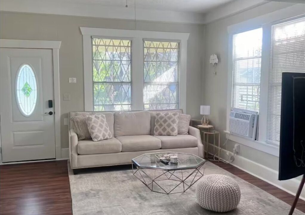 Photo of Livingroom in Greater East End