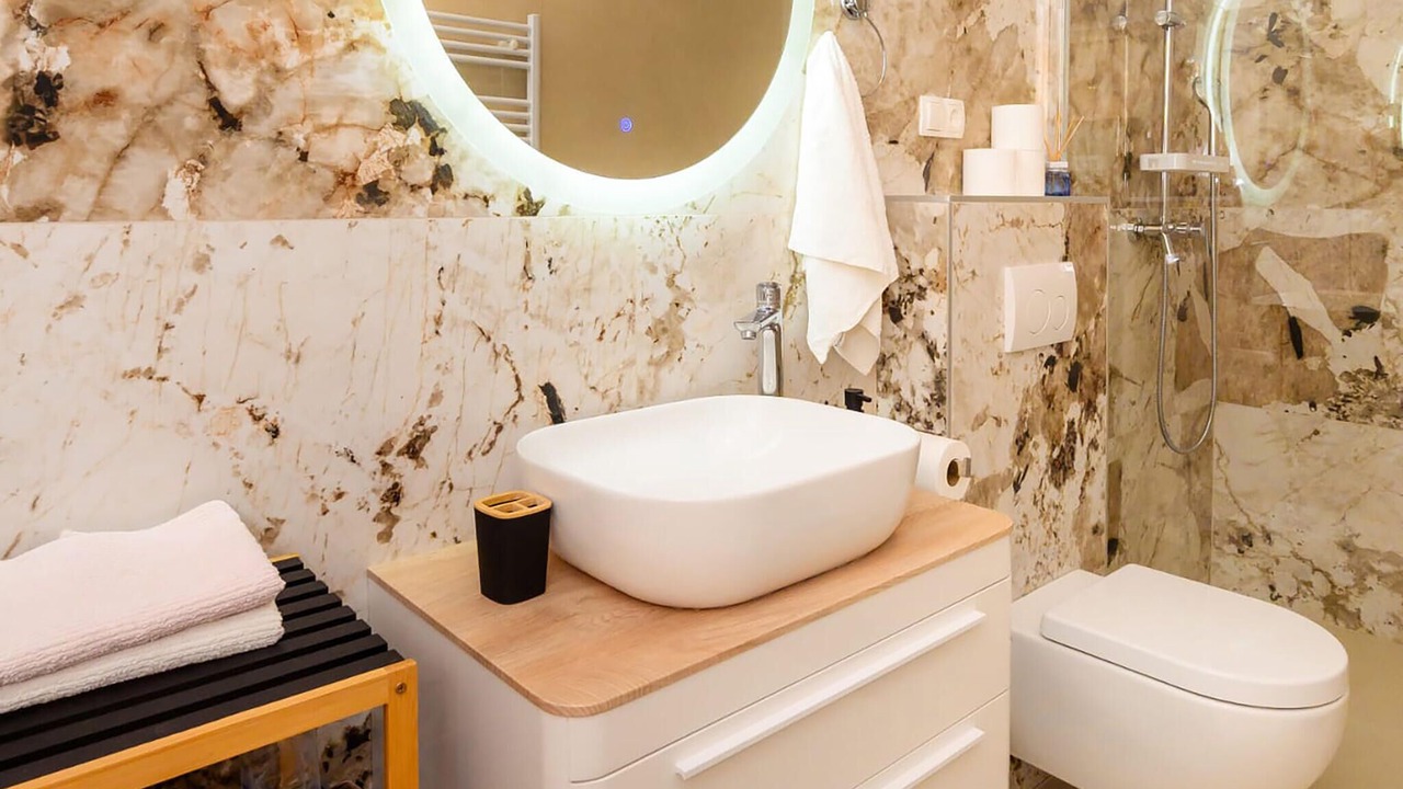 Photo of Bathroom in Sreser