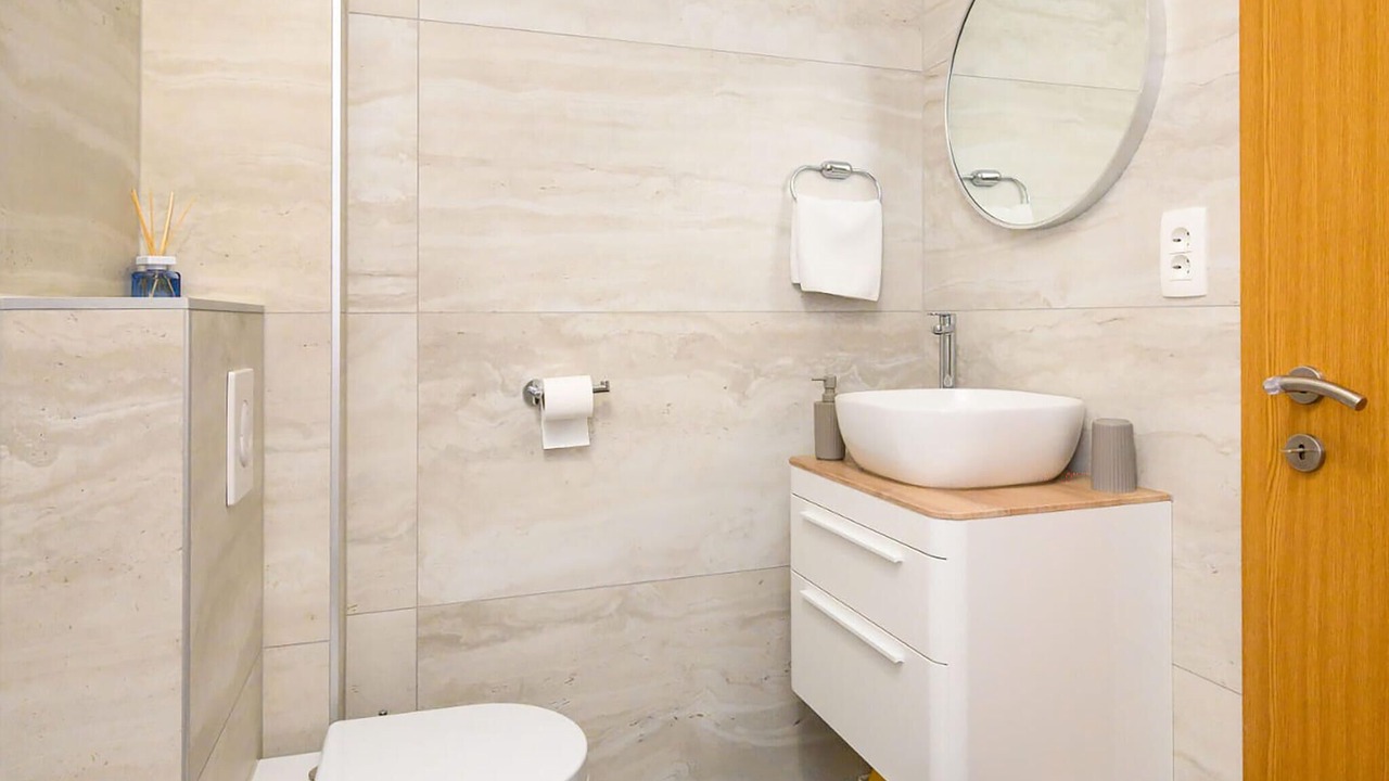 Photo of Bathroom in Sreser