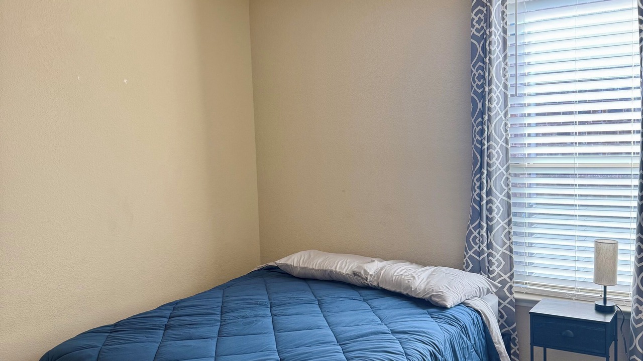 Photo of Bedroom in Heath