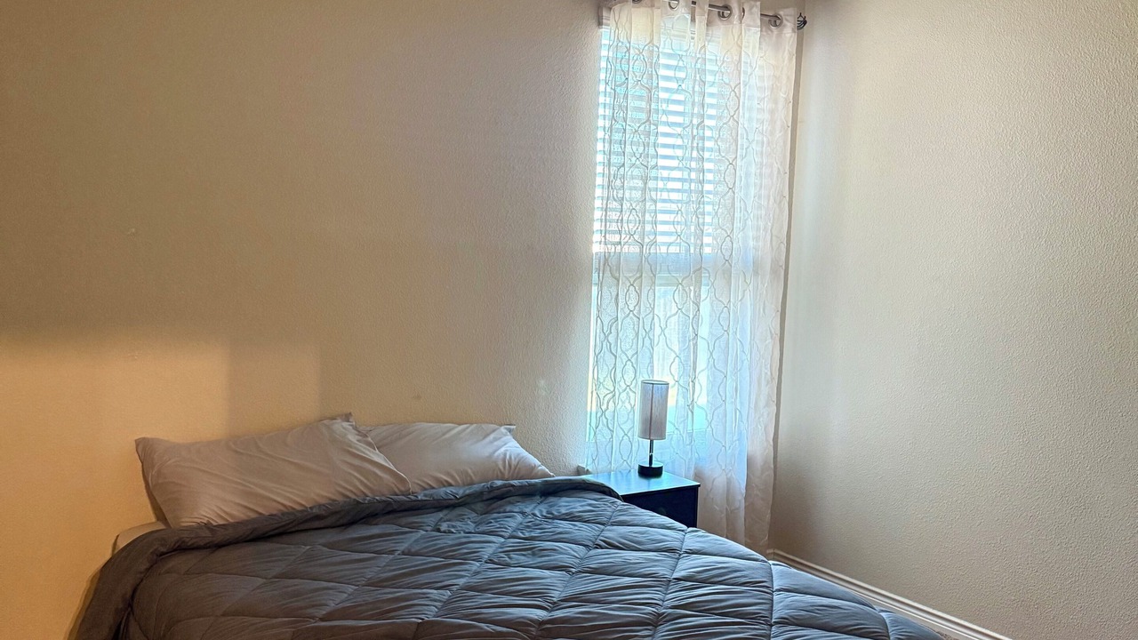 Photo of Bedroom in Heath